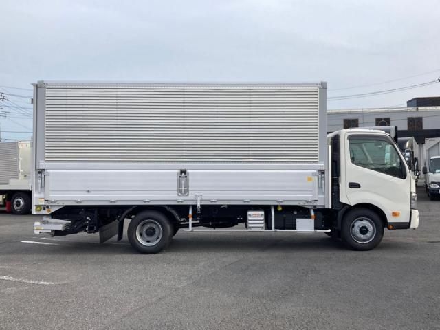 Hino DUTRO 2024-09 7606813-7
