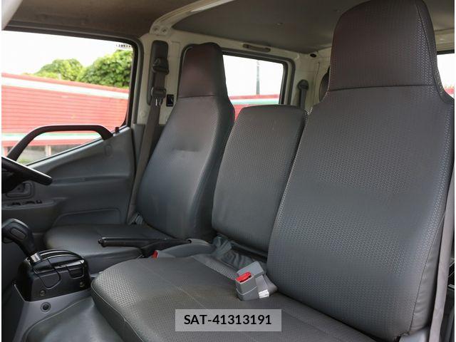 Hino DUTRO 2018-01 7616294-27