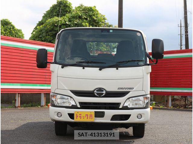 Hino DUTRO 2018-01 7616294-3