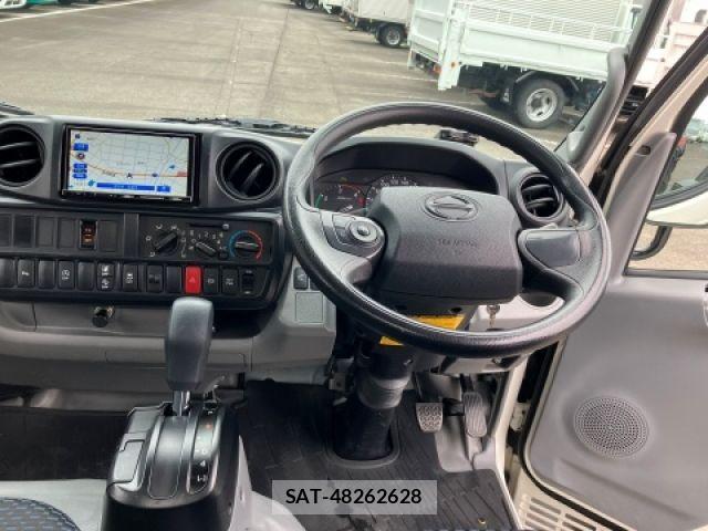 Hino DUTRO 2022-03 7616292-17