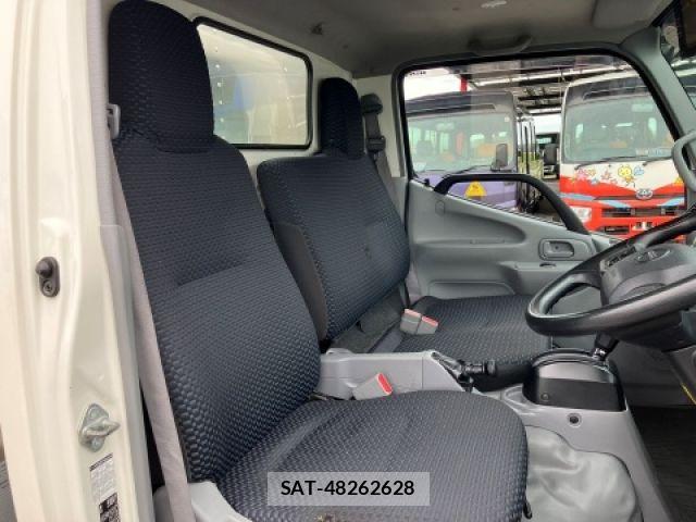 Hino DUTRO 2022-03 7616292-23