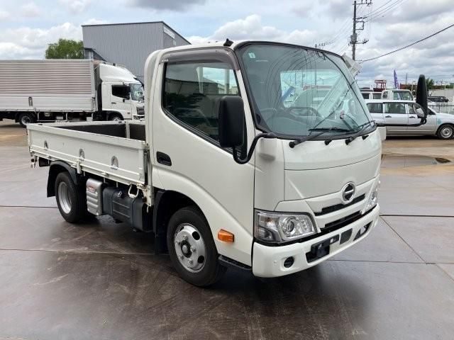 Hino DUTRO 2023-01 7606821-1
