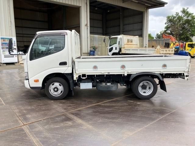 Hino DUTRO 2023-01 7606821-4