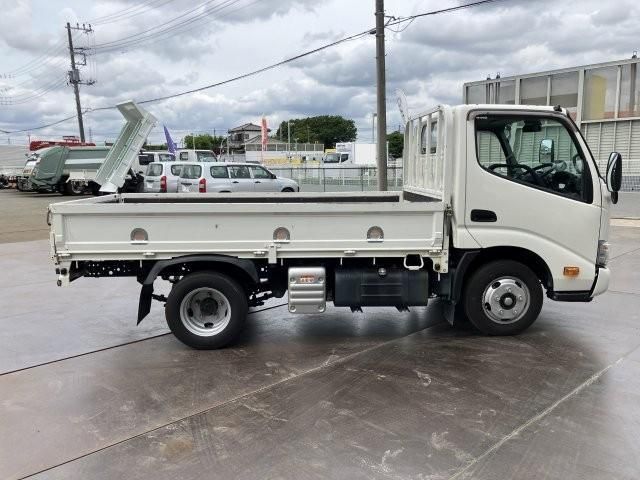 Hino DUTRO 2023-01 7606821-5