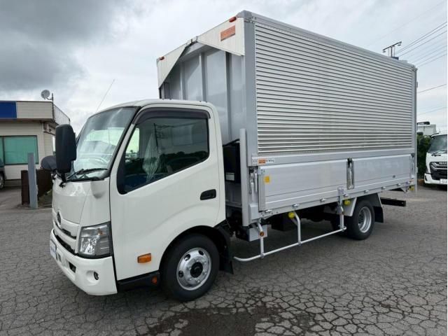 Hino DUTRO 2025-06 7606815-1