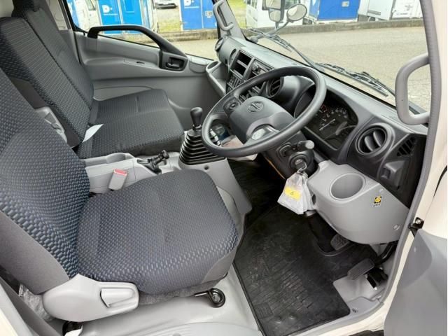Hino DUTRO 2025-06 7606815-25