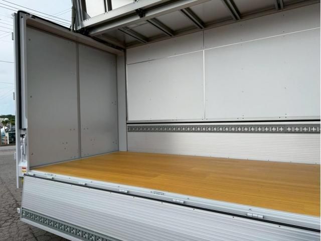 Hino DUTRO 2025-06 7606815-8