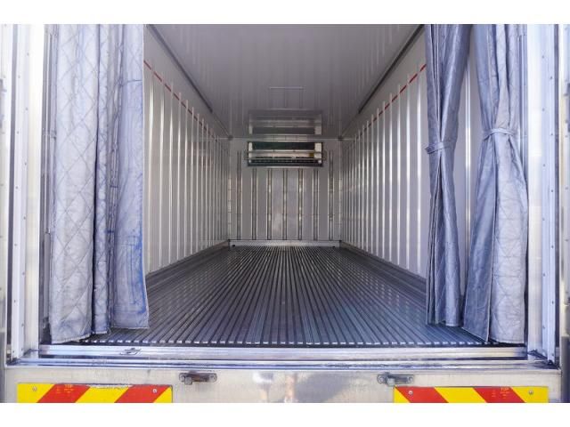 Hino DUTRO 2020-04 7710104-17