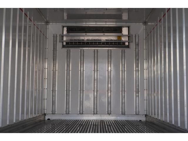 Hino DUTRO 2020-04 7710104-21