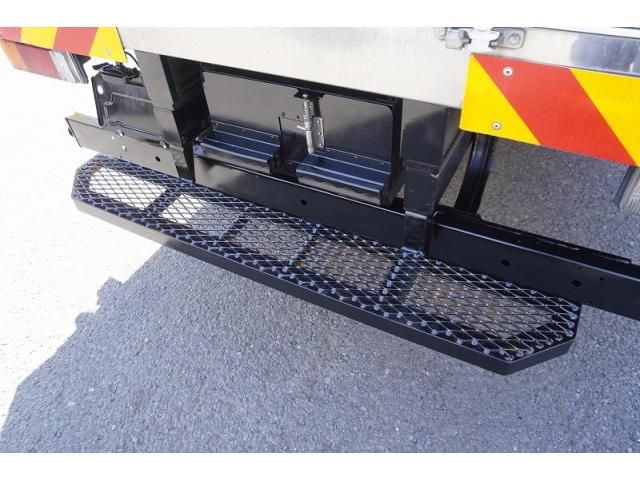 Hino DUTRO 2020-04 7710104-24