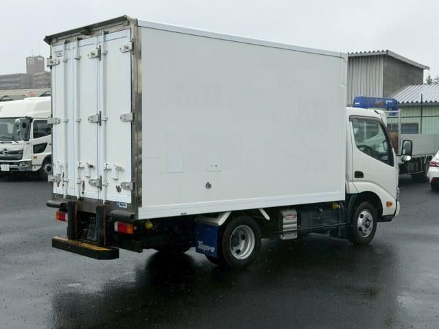 Hino DUTRO 2019-09 7710079-3