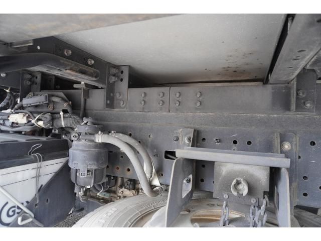 Hino DUTRO 2017-04 7710118-12