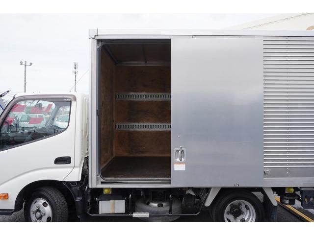 Hino DUTRO 2017-04 7710118-17