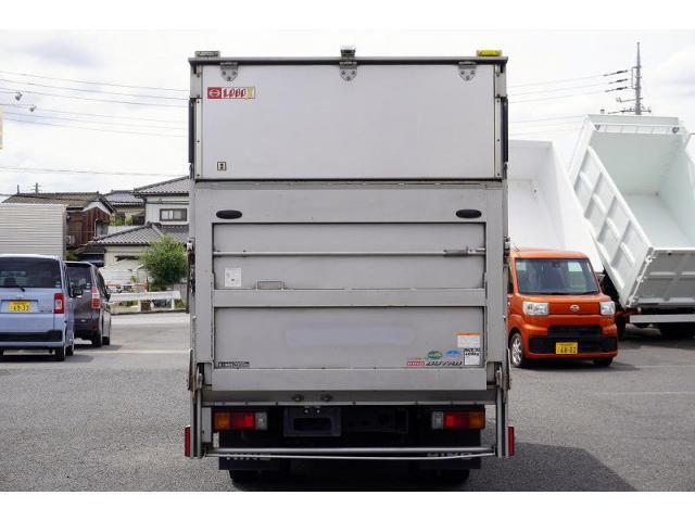 Hino DUTRO 2017-04 7710118-3