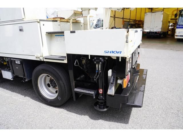 Hino DUTRO 2017-12 7710082-23