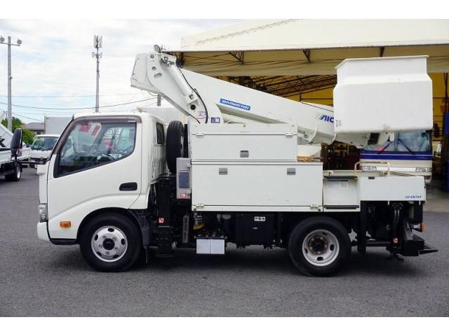 Hino DUTRO 2017-12 7710082-2