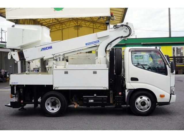 Hino DUTRO 2017-12 7710082-4
