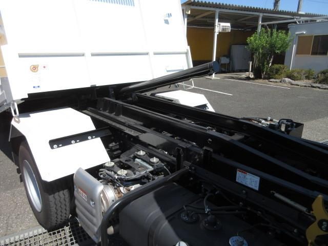 Hino DUTRO 2025-08 7710009-21