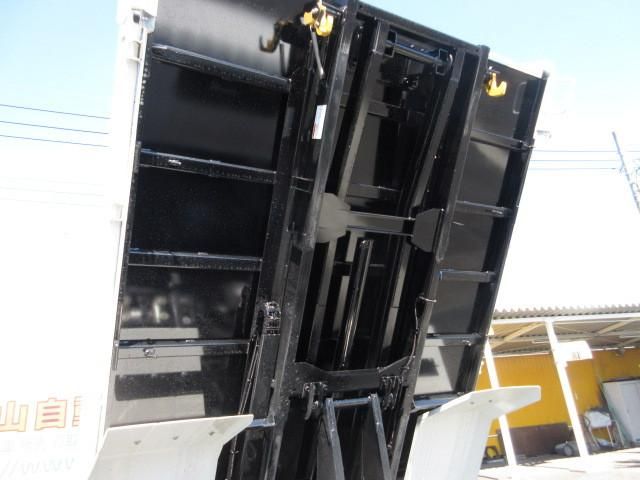 Hino DUTRO 2025-08 7710009-22