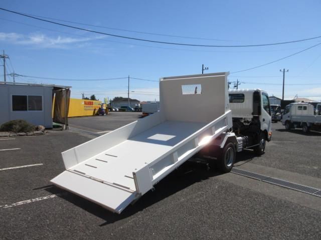 Hino DUTRO 2025-08 7710009-3