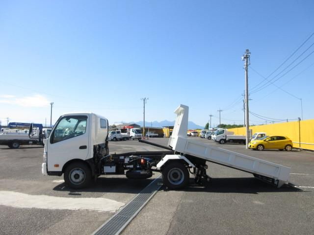 Hino DUTRO 2025-08 7710009-4