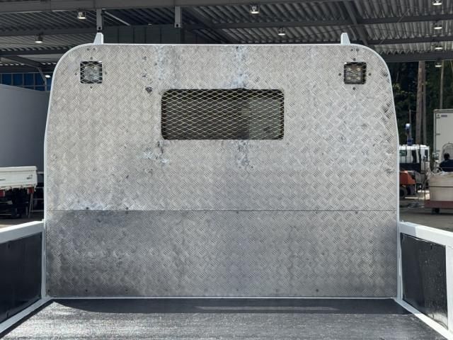 Hino DUTRO 2022-05 7710086-13