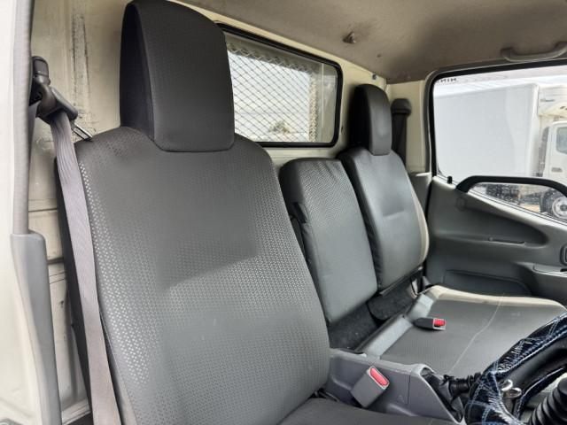 Hino DUTRO 2022-05 7710086-21