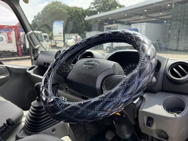 Hino DUTRO 2022-05 7710086-23