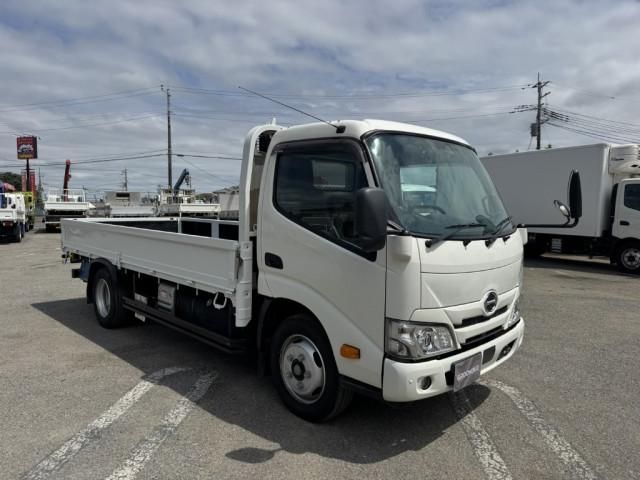 Hino DUTRO 2022-05 7710086-2