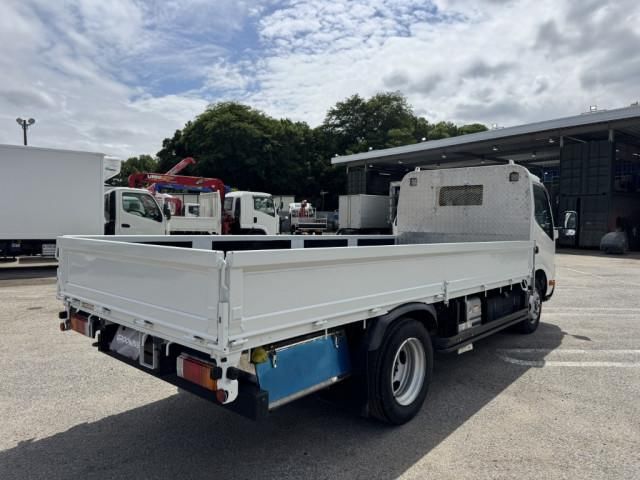 Hino DUTRO 2022-05 7710086-3