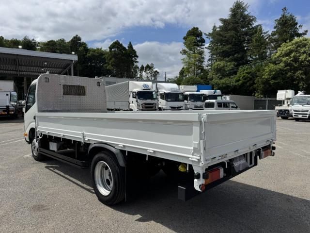 Hino DUTRO 2022-05 7710086-4