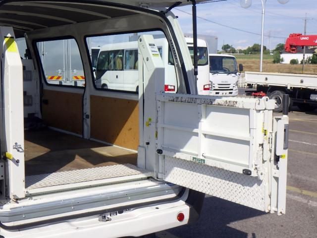Hino DUTRO 2018-10 7710102-17