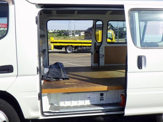 Hino DUTRO 2018-10 7710102-18