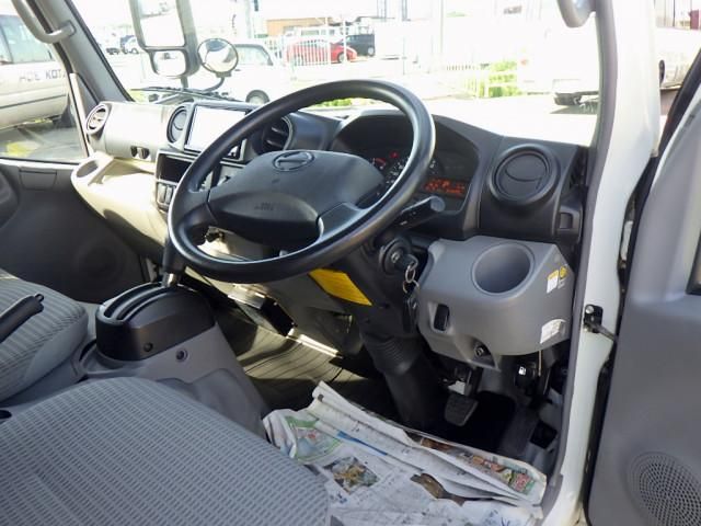 Hino DUTRO 2018-10 7710102-27
