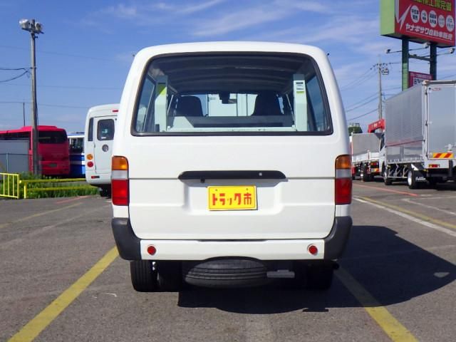 Hino DUTRO 2018-10 7710102-5