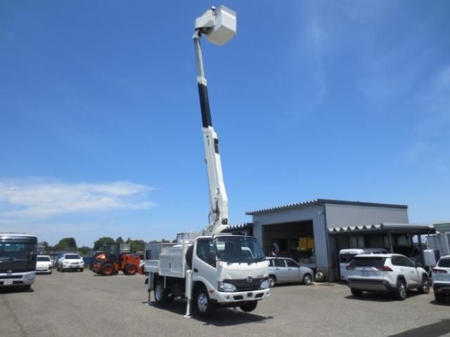 Hino DUTRO 2018-02 7710101-9