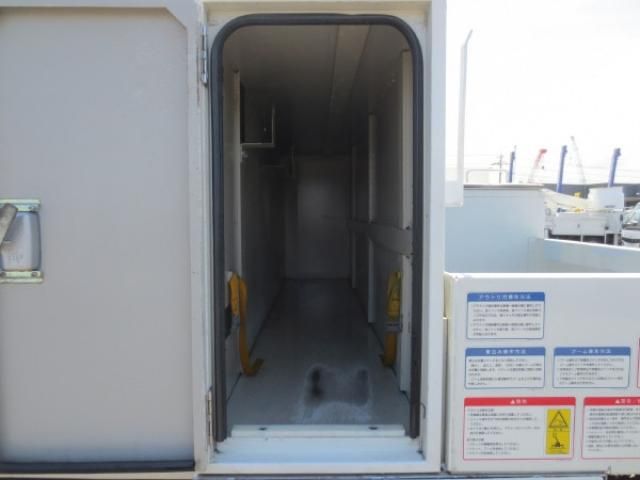 Hino DUTRO 2018-02 7710101-27