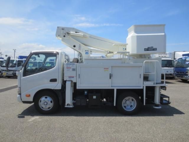 Hino DUTRO 2018-02 7710101-8
