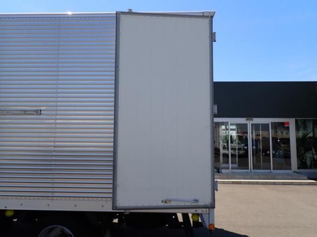 Hino DUTRO 2022-06 7710035-19