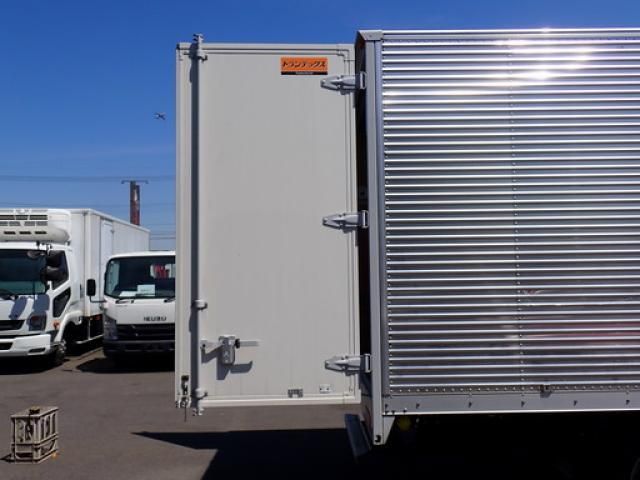 Hino DUTRO 2022-06 7710035-23