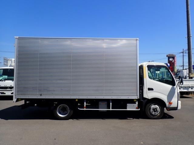 Hino DUTRO 2022-06 7710035-3