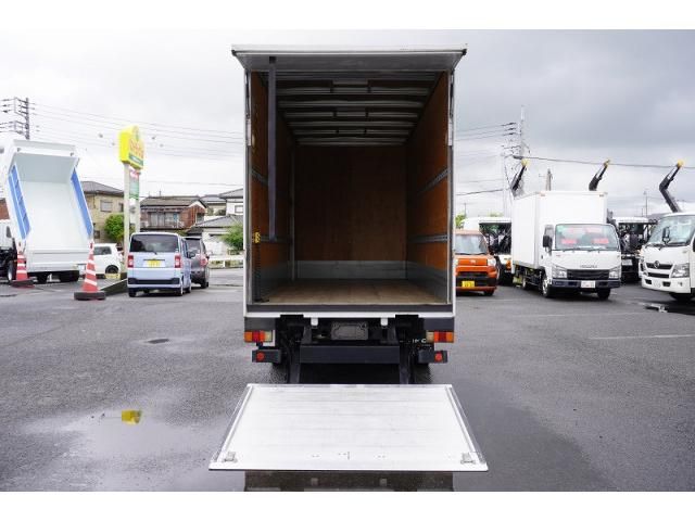 Hino DUTRO 2020-03 7710077-18