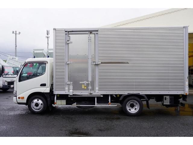 Hino DUTRO 2020-03 7710077-2