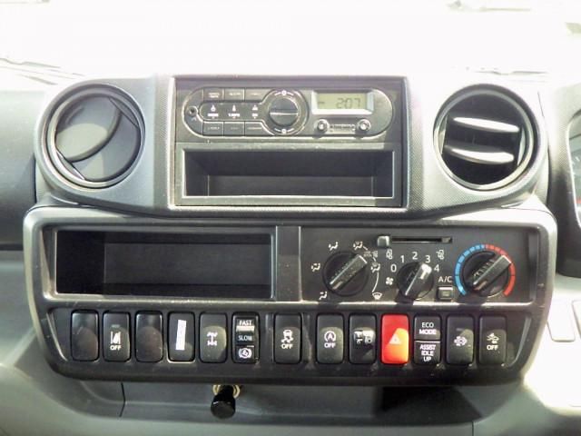 Hino DUTRO 2018-12 7710120-11