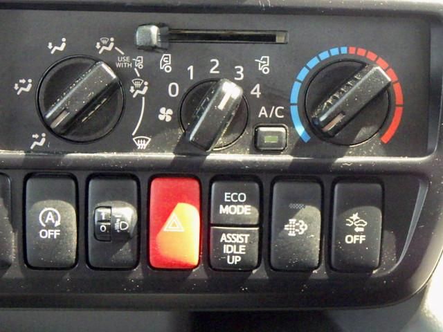 Hino DUTRO 2018-12 7710120-15