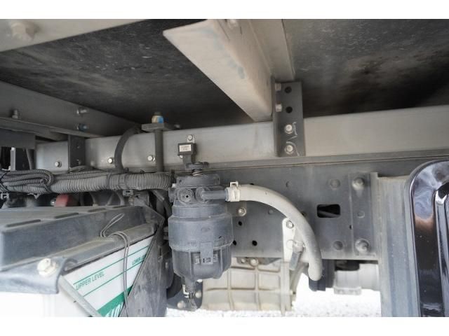 Hino DUTRO 2018-05 7710108-11