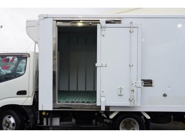 Hino DUTRO 2018-05 7710108-17