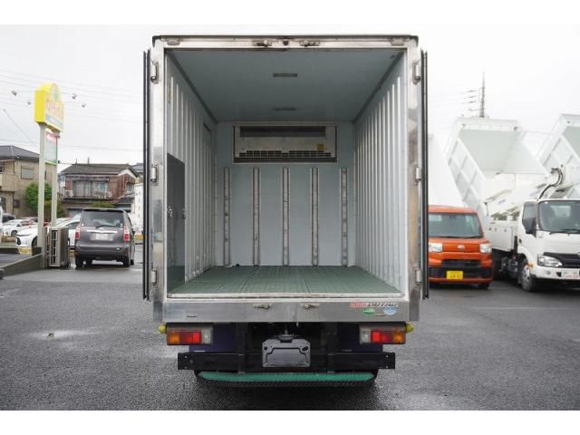 Hino DUTRO 2018-05 7710108-18