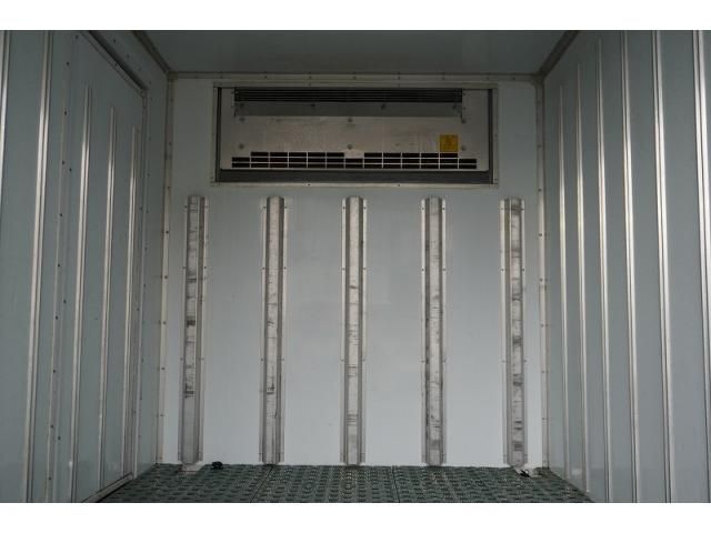 Hino DUTRO 2018-05 7710108-22