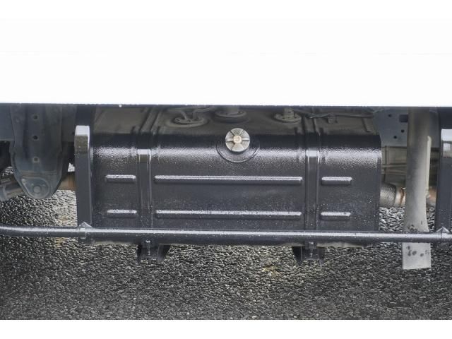 Hino DUTRO 2018-05 7710108-27